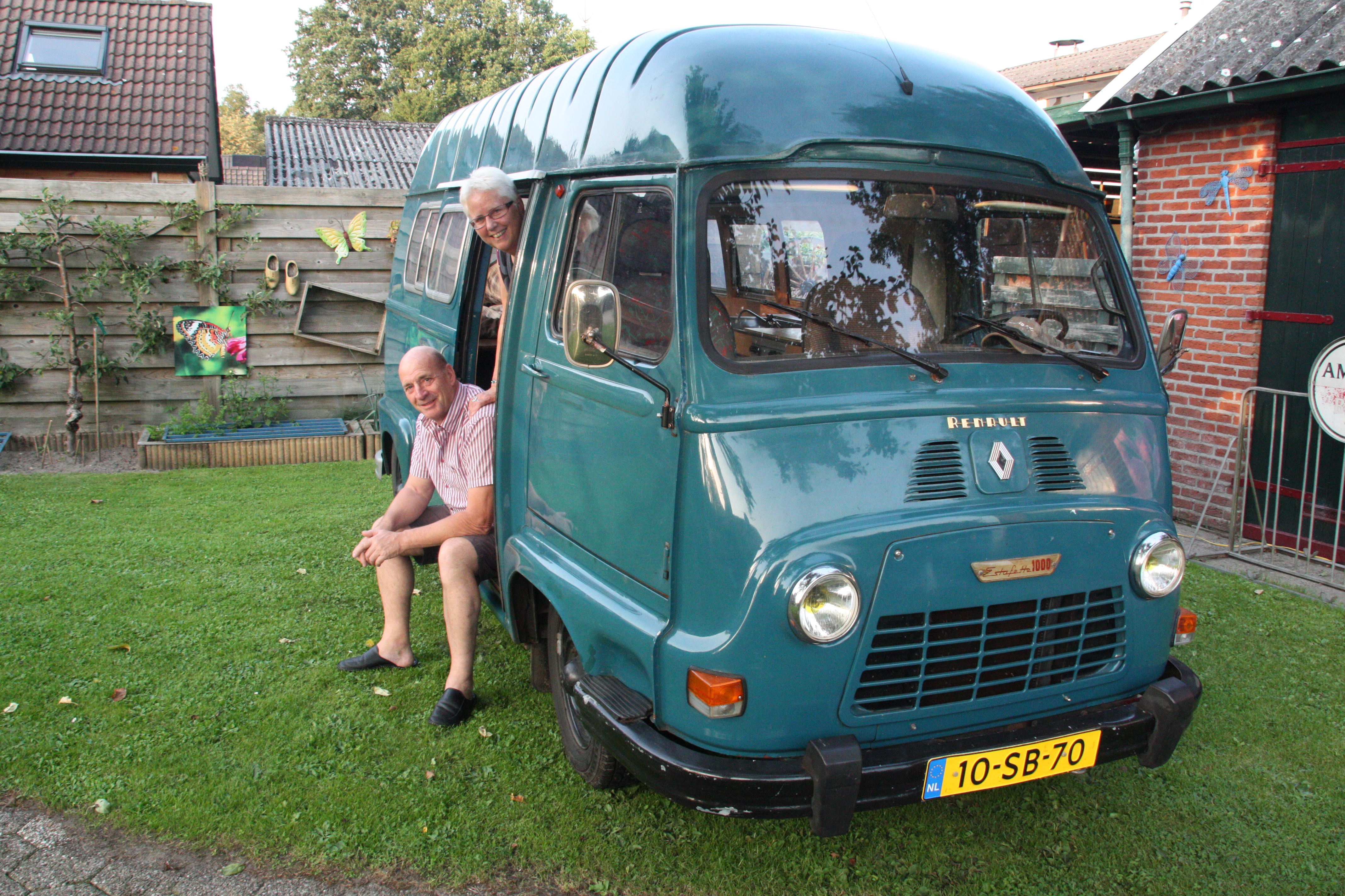 Vereniging Vrienden van de Estafette strijkt voor kampeerweekend neer in Nieuw Heeten